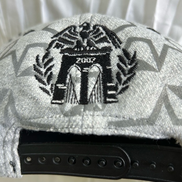 BORN FLY NWT! Men's Flat Bill Cap SnapBack‎ Moisture Sweatband Blk/Wht/Silver - Picture 5 of 11